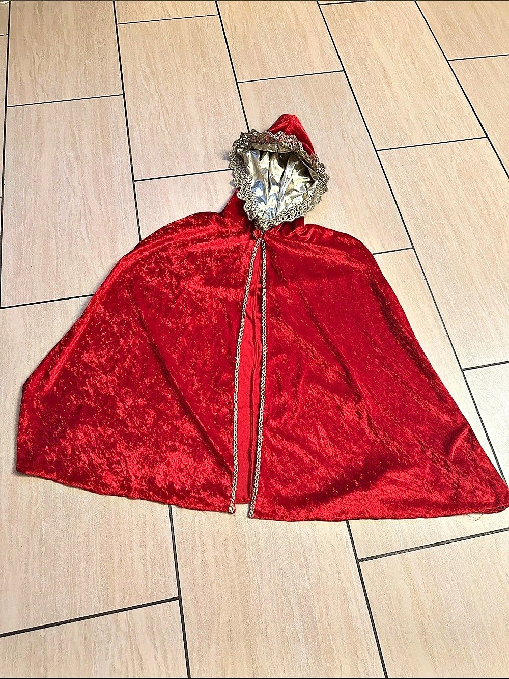 Vintage Disneyland Resort Kids Deluxe Belle Cape One Size, Halloween Accesory